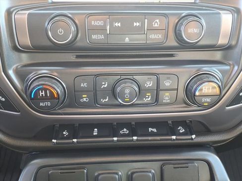 Used 2017 GMC Sierra 2500 SLT w/ All Terrain HD Package image 9