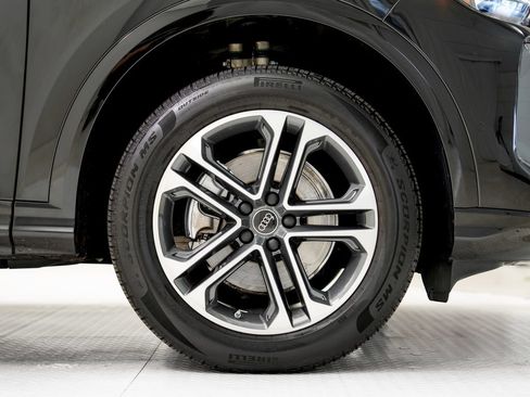 Certified 2025 Audi Q5 Premium w/ 19" Wheel Package AWD/4WD image 24