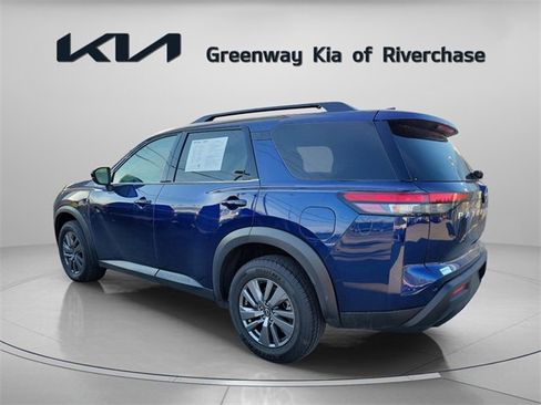 Used 2025 Nissan Pathfinder SV image 5