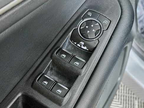 Used 2022 Ford Edge SEL image 17