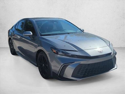 Used 2026 Toyota Camry SE w/ Convenience Package FWD image 4