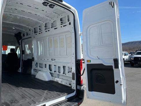 Used 2024 Ford Transit 250 148 High Roof Extended AWD image 28
