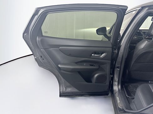 Used 2023 Nissan Ariya FWD image 28