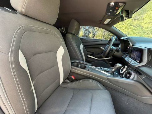 Used 2021 Chevrolet Camaro LT w/ Technology Package image 20