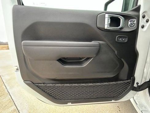 Used 2022 Jeep Wrangler Unlimited Sport AWD/4WD image 15