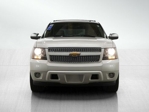 Used 2013 Chevrolet Avalanche LTZ image 8