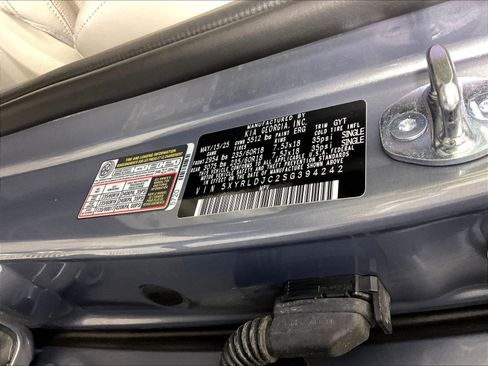 Certified 2025 Kia Sorento S AWD/4WD image 19