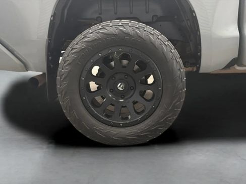 Used 2020 Toyota Tundra SR5 w/ SR5 Convenience Package RWD image 26