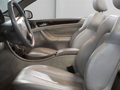 Used 2001 Mercedes-Benz CLK 320 Cabriolet image 10