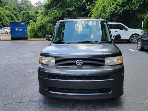 Used 2006 Scion xB FWD image 2