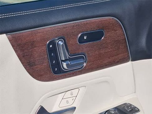 Used 2023 Mercedes-Benz GLB 250 GLB 250 image 16