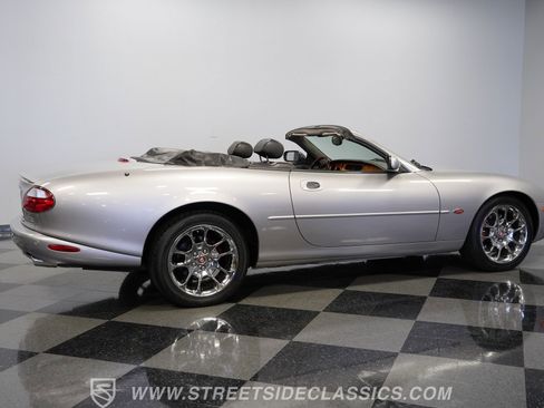 Used 2001 Jaguar XK8 Convertible image 13