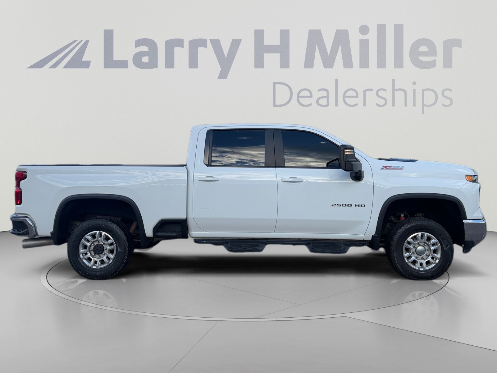 Used 2024 Chevrolet Silverado 2500 LT w/ Convenience Package AWD/4WD image 6