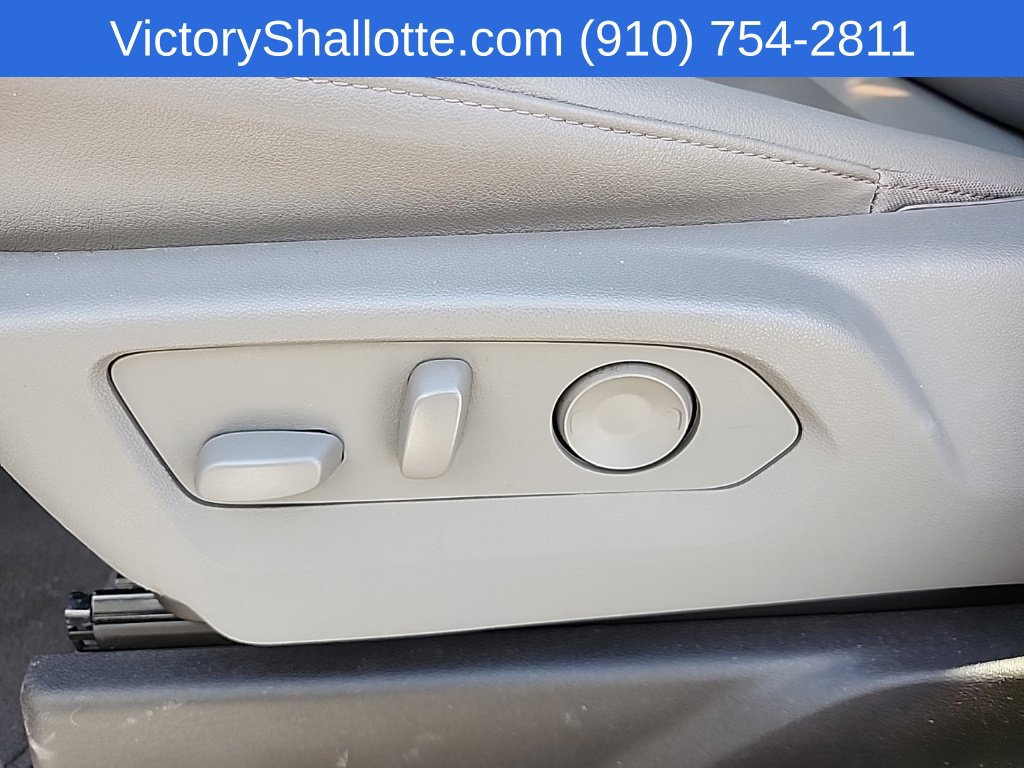 Used 2025 GMC Sierra 1500 SLT AWD/4WD image 21