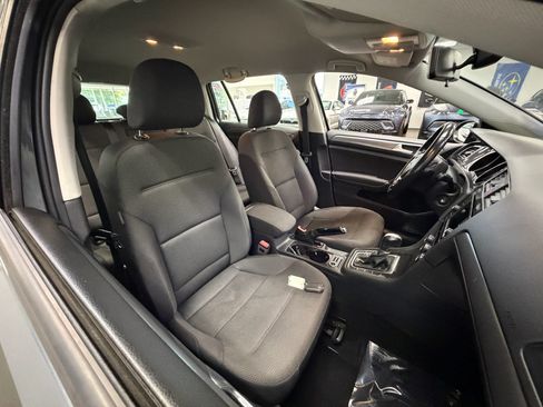 Used 2019 Volkswagen Golf S AWD/4WD image 23