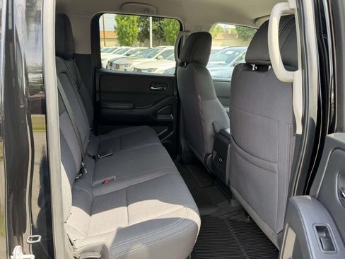 Used 2023 Nissan Frontier SV AWD/4WD image 13