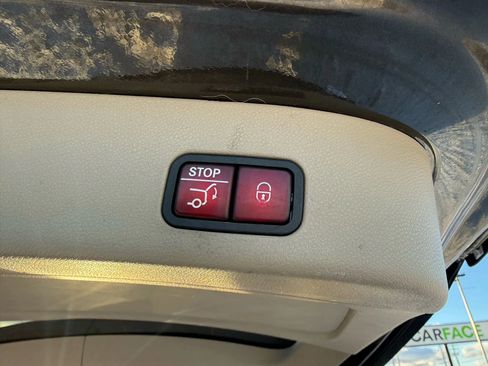 Used 2016 Mercedes-Benz GL 550 GL 550 4MATIC Sport Utility 4D image 15