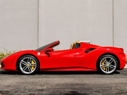 Used 2019 Ferrari 488 Spider image 2