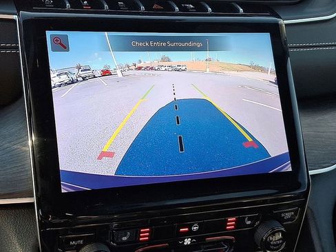 Used 2024 Jeep Grand Cherokee Limited w/ Trailer Tow Package image 18