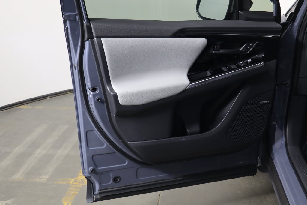 Used 2023 Subaru Solterra AWD image 19