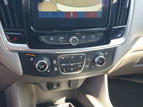 Used 2019 Chevrolet Traverse Premier w/ Driver Confidence II Package image 31