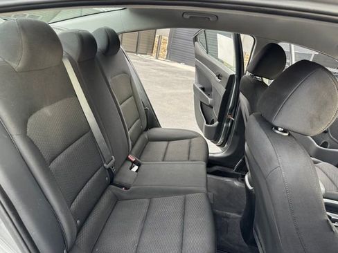 Used 2019 Hyundai Elantra SE w/ Cargo Package FWD image 28