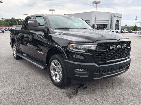 Used 2025 RAM 1500 Big Horn AWD/4WD image 4