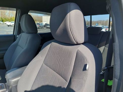 Used 2018 Toyota Tacoma TRD Off-Road image 37