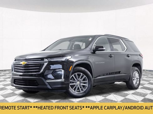 Used 2023 Chevrolet Traverse LT FWD image 2