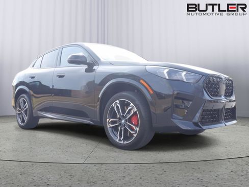 New 2026 BMW X2 xDrive28i w/ Technology Package AWD/4WD image 2