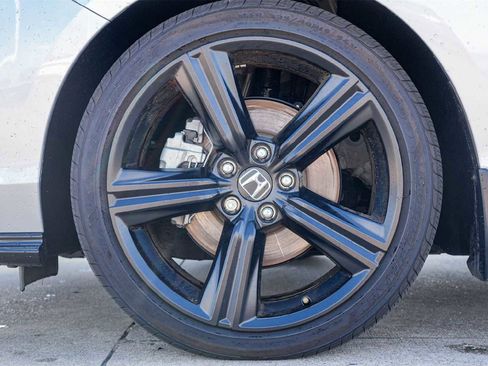 Used 2025 Honda Accord Sport image 8