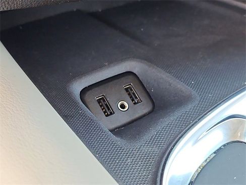 Used 2018 Buick Enclave Essence image 31