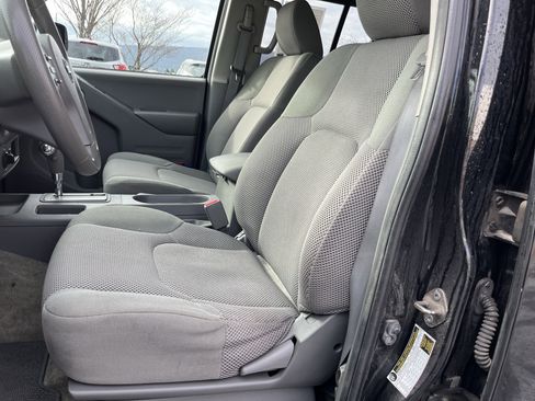 Used 2015 Nissan Frontier SL image 14