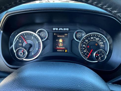 Used 2024 RAM 2500 Big Horn w/ Off Road Package image 25