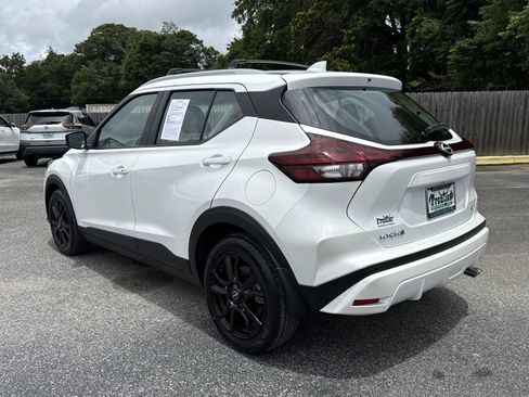 Used 2023 Nissan Kicks SV w/ Exterior Package FWD image 3