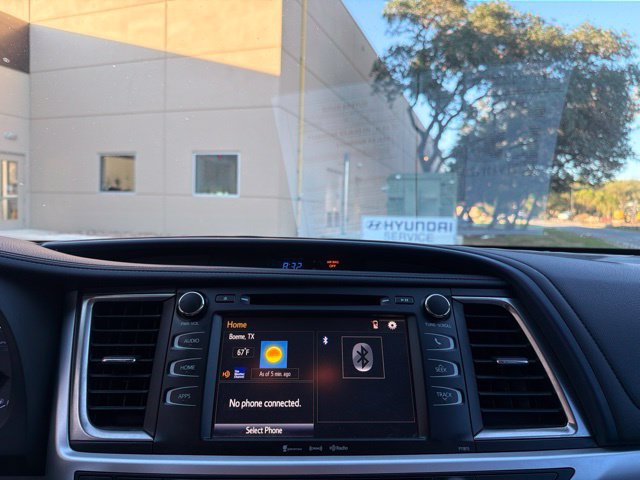 Used 2019 Toyota Highlander Plus FWD image 10