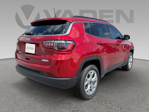 New 2025 Jeep Compass Latitude image 22