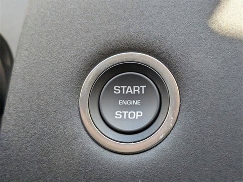 Used 2024 Land Rover Discovery Sport S image 9