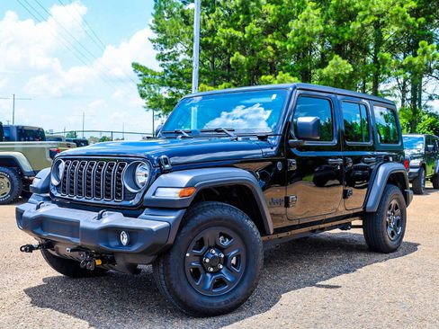 Used 2025 Jeep Wrangler Unlimited Sport AWD/4WD image 1