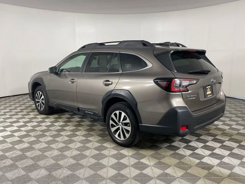 Used 2024 Subaru Outback Premium AWD/4WD image 14