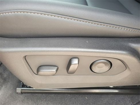 New 2025 GMC Canyon Elevation w/ Convenience Package image 5