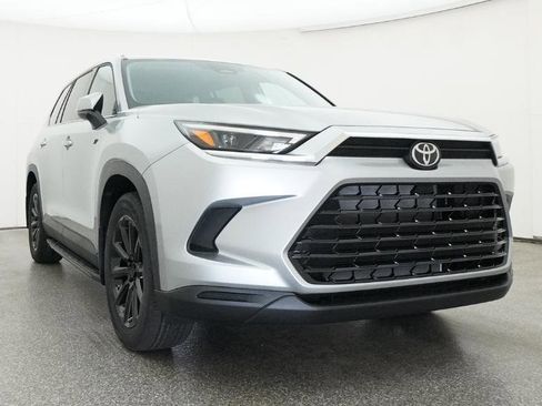 New 2026 Toyota Grand Highlander FWD image 3