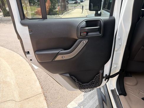 Used 2017 Jeep Wrangler Unlimited Sport w/ Quick Order Package 24S AWD/4WD image 31