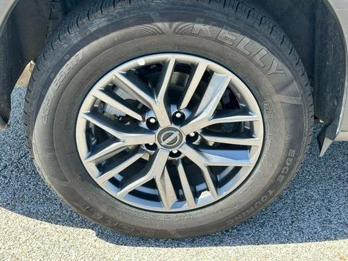 Used 2024 Nissan Rogue S FWD image 7
