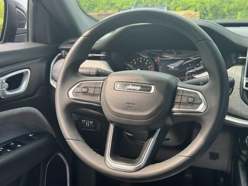 Used 2024 Jeep Compass Latitude AWD/4WD image 17