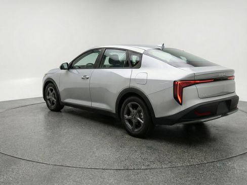 Used 2025 Kia K4 FWD image 6