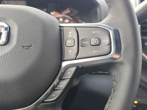 New 2026 RAM 2500 Laramie AWD/4WD image 9