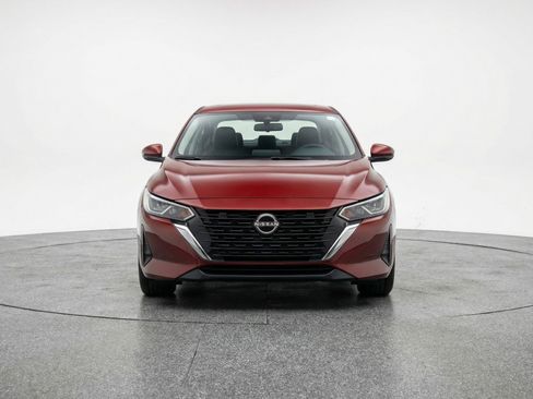 Used 2025 Nissan Sentra SV image 2