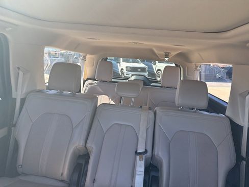 Used 2024 Ford Expedition Max Limited image 9