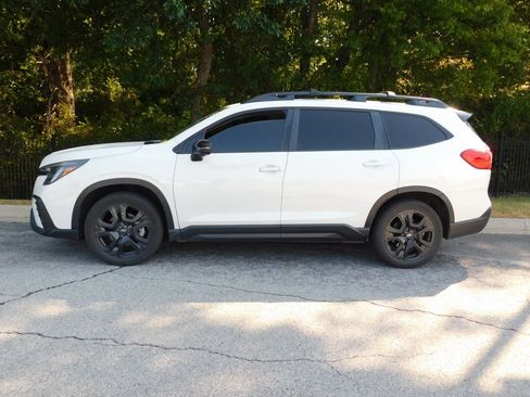 Used 2023 Subaru Ascent Onyx Edition Limited AWD/4WD image 9